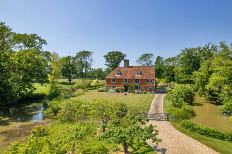 6 bedroom house for sale