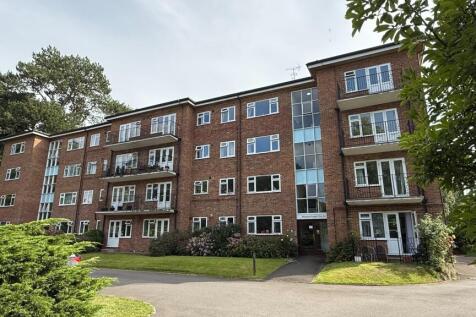 Muster Green, Haywards Heath, RH16 2 bed flat for sale