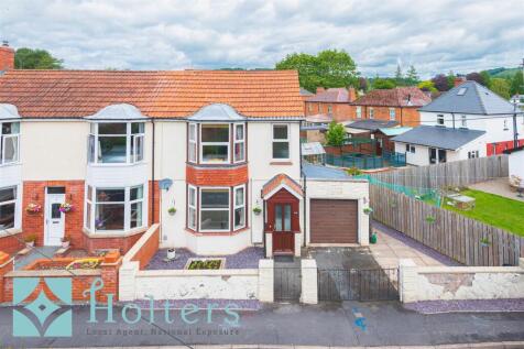 3 bedroom semi-detached house for sale