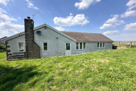 Glusburn Moor, Glusburn, Keighley 4 bed detached bungalow for sale