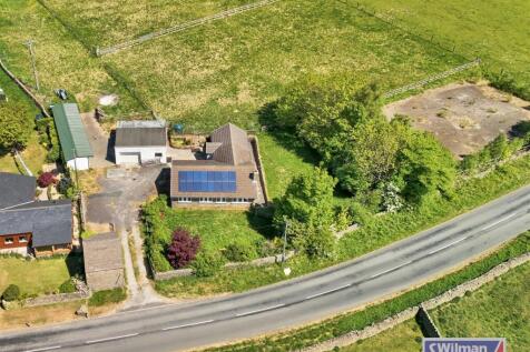 Lothersdale Road, Glusburn, Keighley 4 bed detached bungalow for sale
