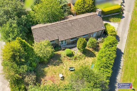 High Brunthwaite, Silsden, 3 bed detached bungalow for sale