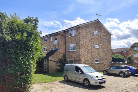 Droveway, Loughton 1 bed apartment for sale