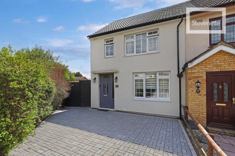 Crossfields, Loughton 4 bed end of terrace house for sale