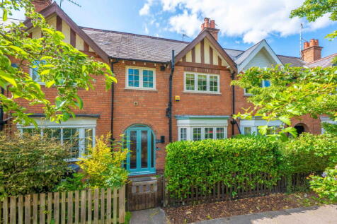 2 bedroom terraced house for sale