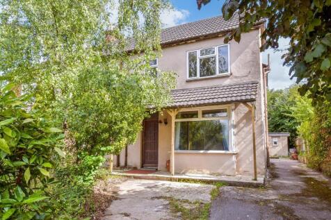 London Road, Waterlooville, Hampshire 3 bed semi