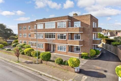 3 bedroom flat for sale