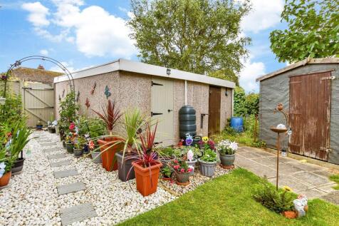 1 bedroom ground floor flat for sale