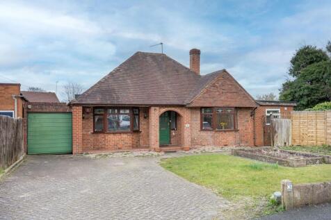 Snake Lane, Alvechurch, B48 7NT 3 bed detached bungalow for sale