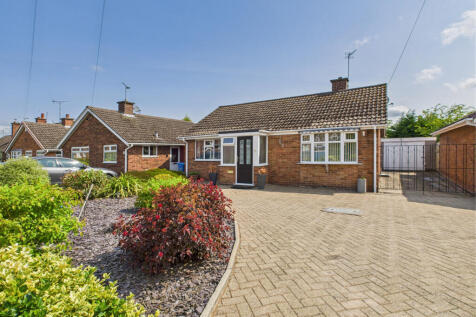 2 bedroom detached bungalow for sale