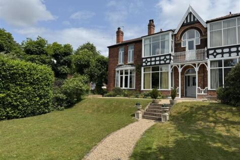 4 bedroom semi-detached house for sale