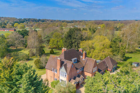 8 bedroom detached house for sale