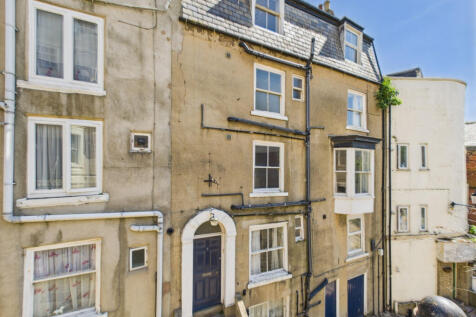 Blands Cliff, Scarborough, YO11 1NR 9 bed terraced house for sale