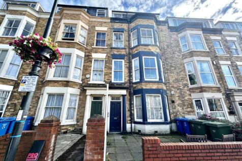 Trafalgar Square, Scarborough, YO12 7PY 1 bed flat for sale