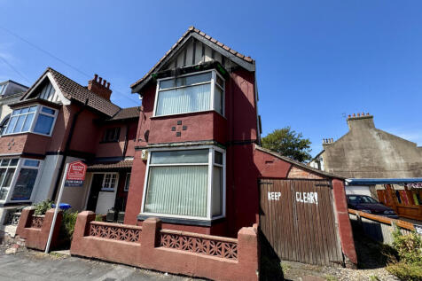 Queen Street, Withernsea, HU19 2AQ 3 bed end of terrace house for sale