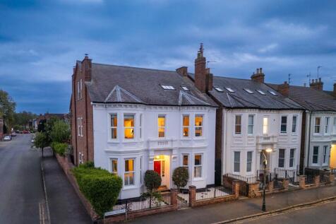 7 bedroom detached house for sale