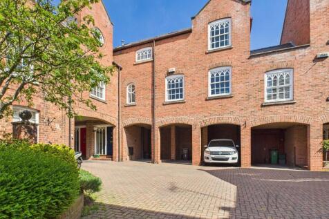 Duke Street, Cheshire CH1 2 bed townhouse for sale