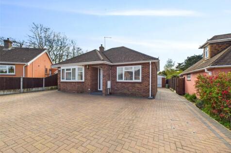6 Bramley Close, Colchester, Essex, CO3 2 bed bungalow for sale