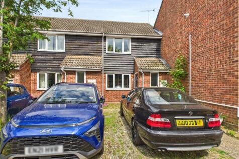 Orwell Close, Colchester, Essex, CO4 2 bed terraced house for sale
