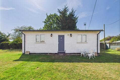Curtis Mill Lane, Romford RM4 2 bed bungalow for sale
