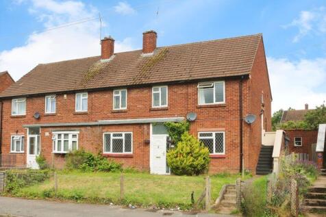 2 bedroom maisonette for sale