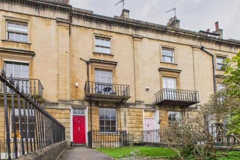5 bedroom terraced house for sale