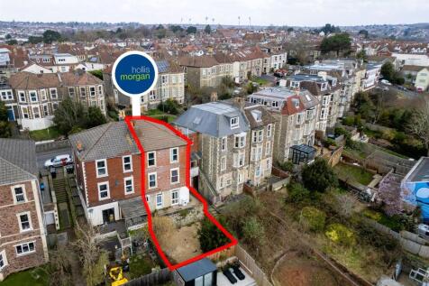 4 bedroom flat for sale