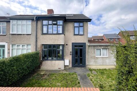 6 bedroom house for sale