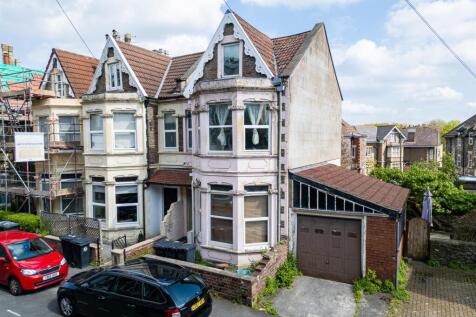 6 bedroom house for sale