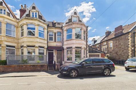 6 bedroom house for sale