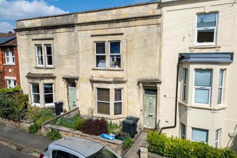5 bedroom terraced house for sale