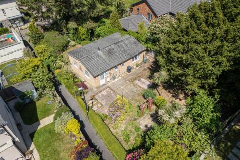 2 bedroom detached house for sale