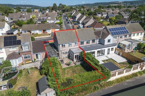 3 bedroom semi-detached house for sale