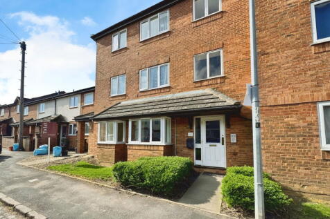 Rose Street, Rodbourne, Swindon, SN2 2HZ 2 bed flat for sale