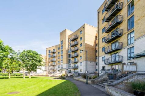 Greenfell Mansions, Deptford, London... 3 bed flat for sale
