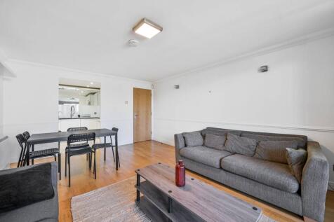 Greenfell Mansions, Deptford, London... 3 bed flat for sale