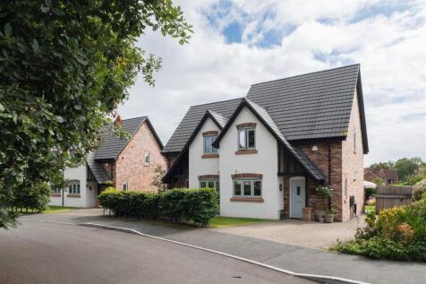 2 bedroom semi-detached house for sale