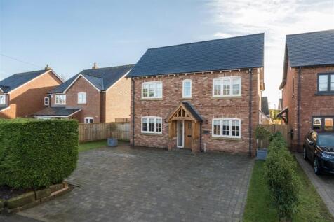 An immaculately presented and... 5 bed detached house for sale