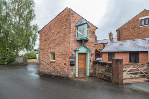 Swan Court, Bunbury 2 bed barn conversion for sale