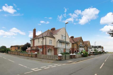 Beach Road, Littlehampton, West Sussex 8 bed semi
