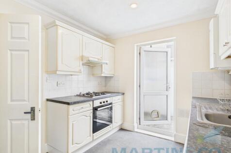 2 bedroom ground floor flat for sale