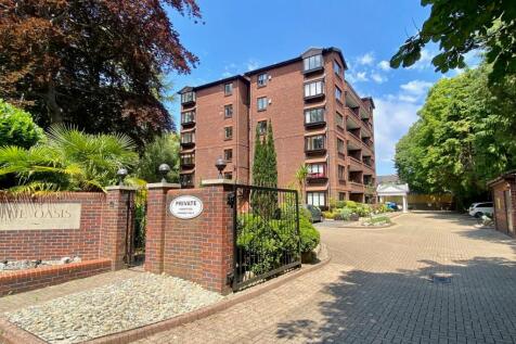 45 Lindsay Road, BRANKSOME PARK, BH13 2 bed apartment for sale