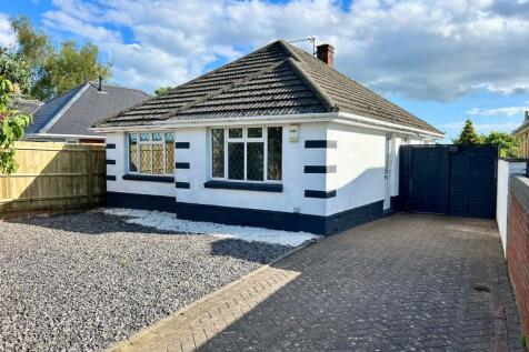 2 bedroom detached bungalow for sale