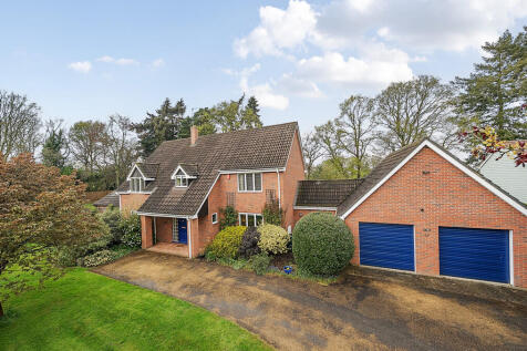 Westminster Drive, Bury St. Edmunds IP33 4 bed detached house for sale