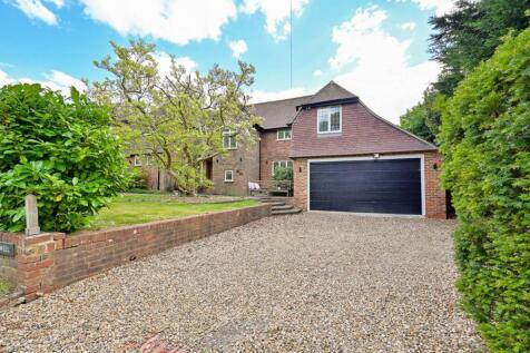 6 bedroom detached house for sale