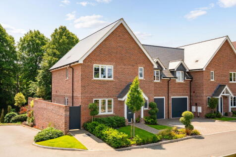 Joyce Frankland Close, Newport 4 bed semi