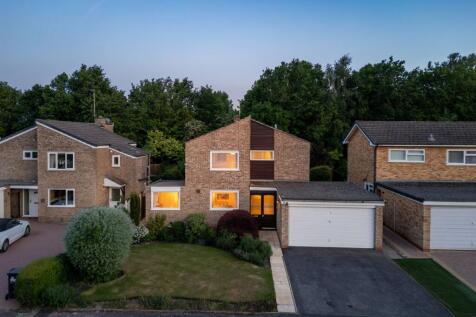 Landswood Park, Hartford, Northwich, CW8 4 bed detached house for sale