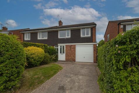 Grosvenor Avenue, Hartford... 3 bed semi