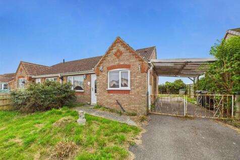 2 bedroom semi-detached bungalow for sale