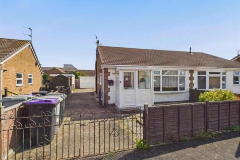 2 bedroom semi-detached bungalow for sale